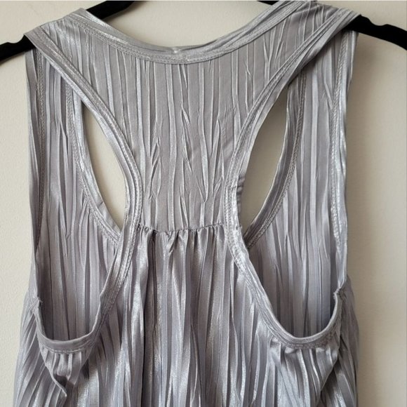 TOPSHOP Silver Pleated Racerback Tank - Picture 6 of 11
